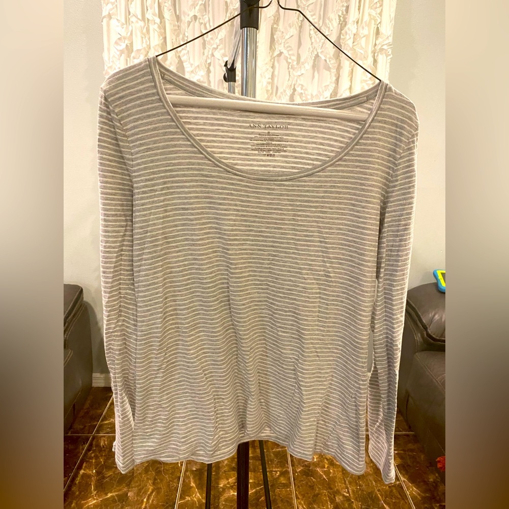 Excellent Condition Ann Taylor Grey White Soft Striped Tee shimmer size small